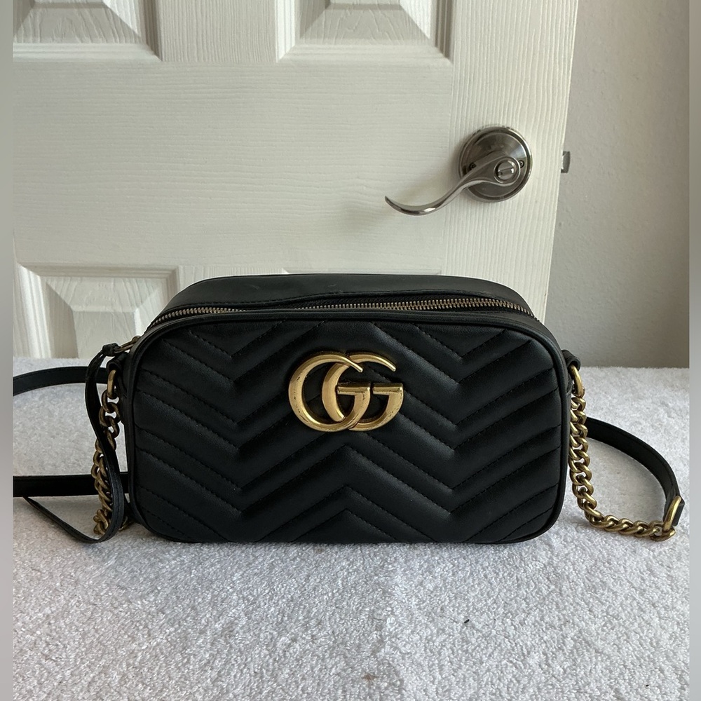 Gucci Black Chevron Crossbody with Gold Accents - Picture 2 of 16
